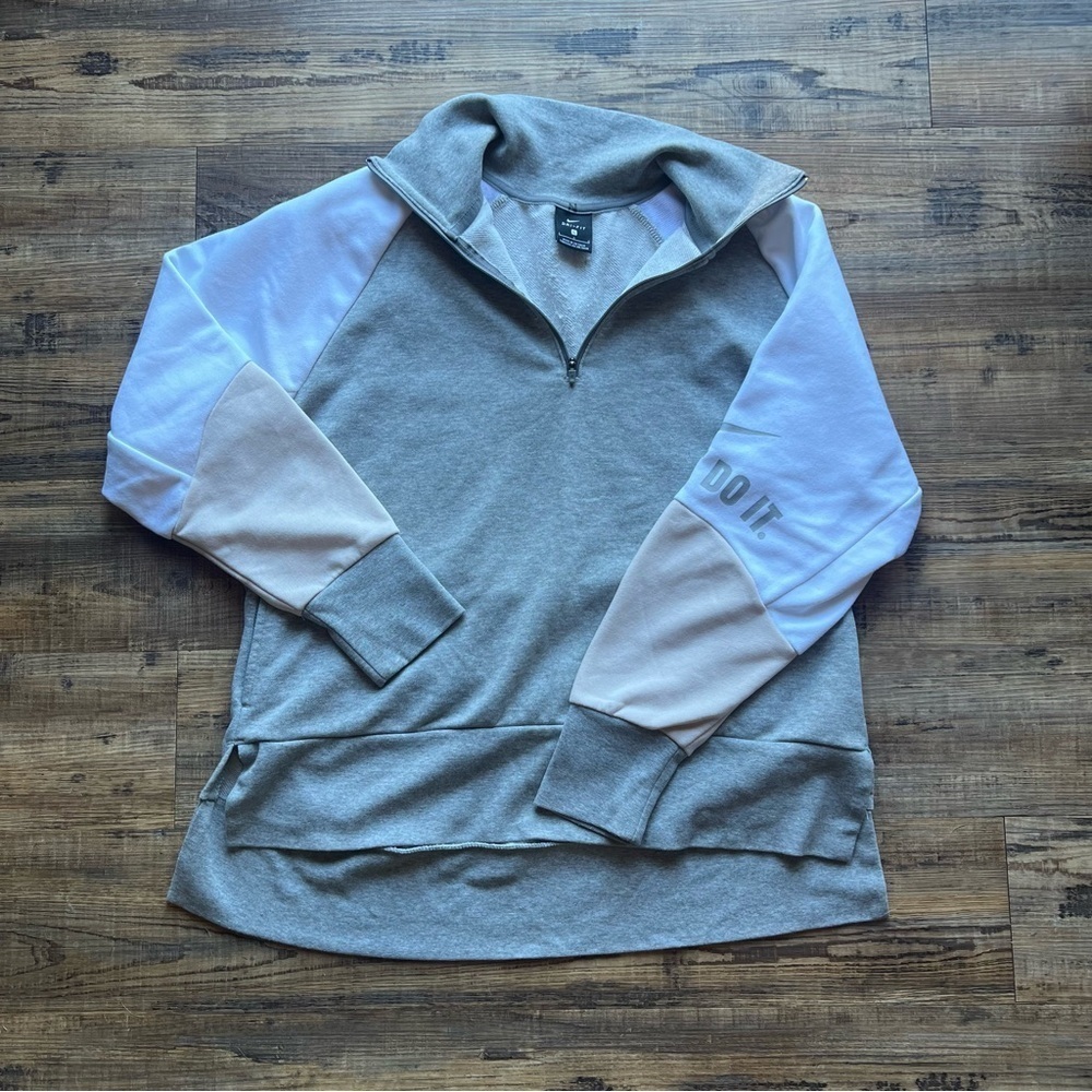 Nike Womens Dry Mock Neck 1/2 Zip Long Sleeve Sweatshirt White Gray Tan Sz Large - Picture 1 of 7